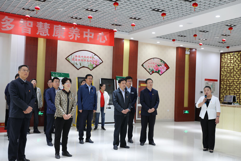 德城區委書記鞏洪波到物業黨小組參觀指導黨建工作