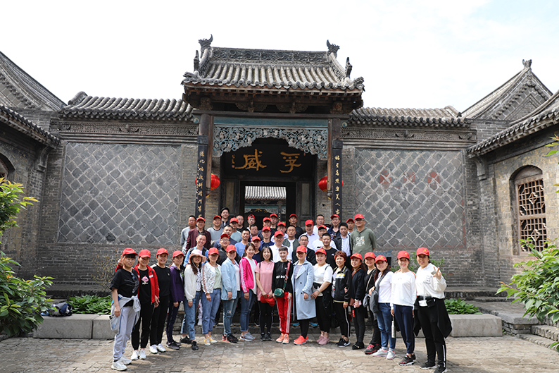 喜迎建國70周年 聯興集團組織職工到紅旗渠太行山參觀學習