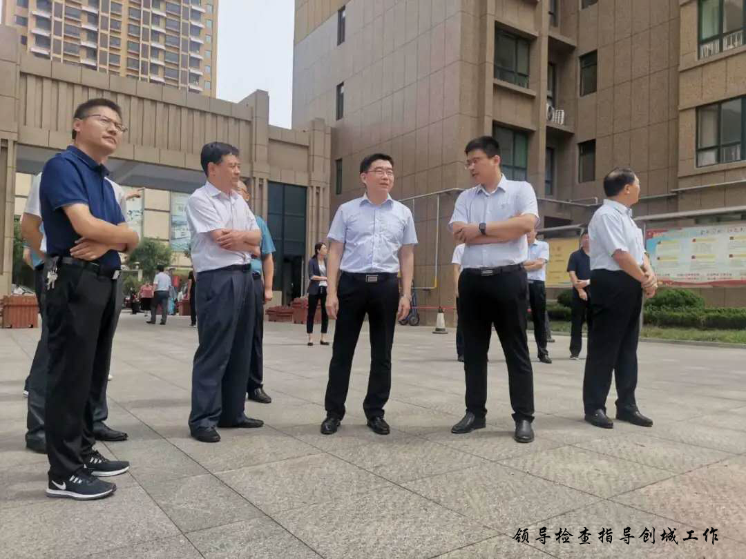 市領導到興河灣小區 督導文明城市創建工作