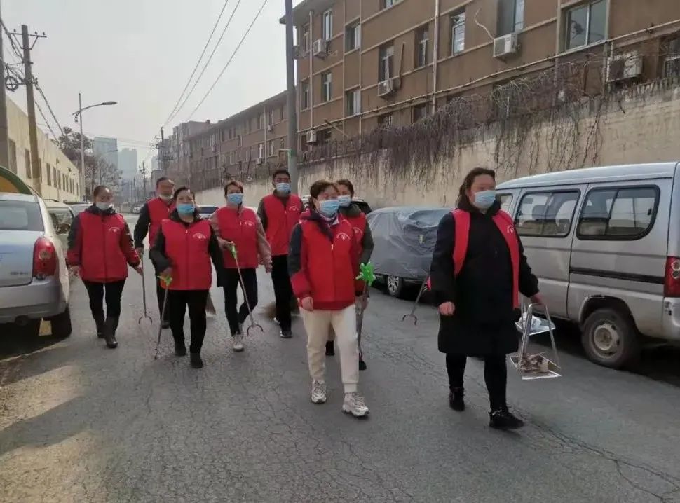 創建文明城市 傳承雷鋒精神 聯興愛心義工分會走進德州勞動局宿舍